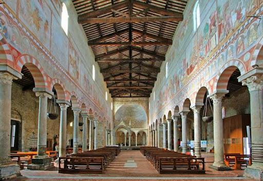 La Basilica di San Piero a Grado interno